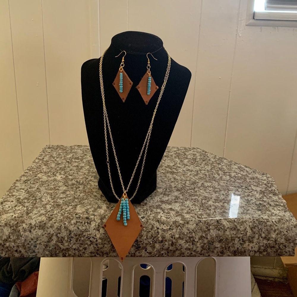 Jewelry Set - Picture 5 of 5